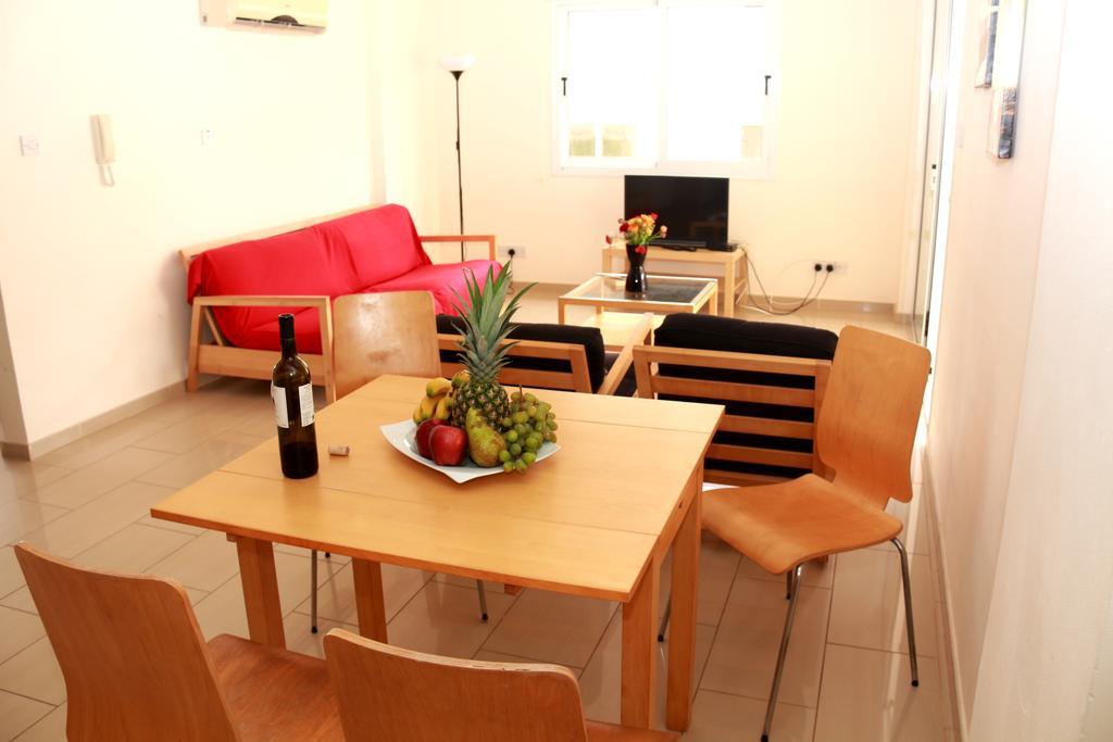 Photothea Apartments Protaras Luaran gambar