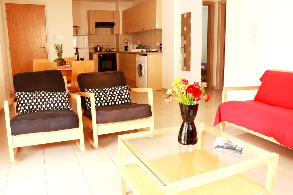 Photothea Apartments Protaras Luaran gambar